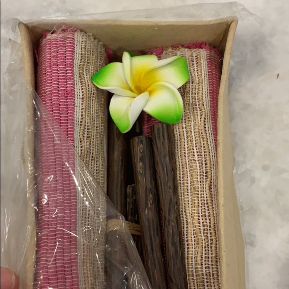 CHOPSTICKS 🥢 - Picture 2 of 3